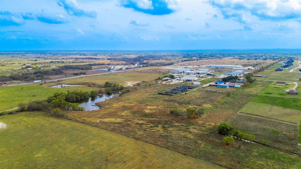 9510 Swafford Road Justin, TX 76247 - Photo 8 of 28 a view of an ocean and beach