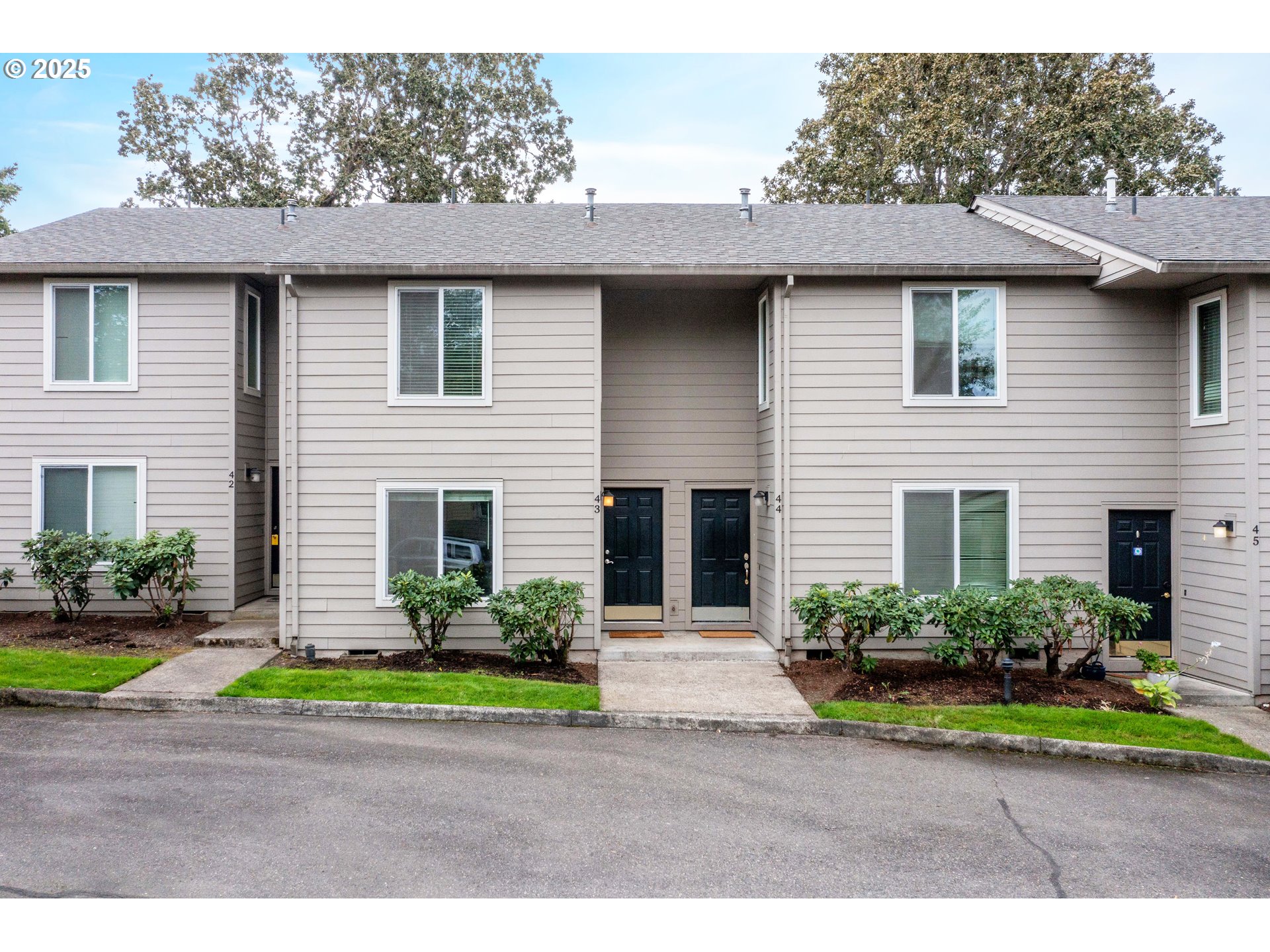 10900 Southwest 76th Place, Unit 43 Portland, OR 97223 - Photo 2 of 35