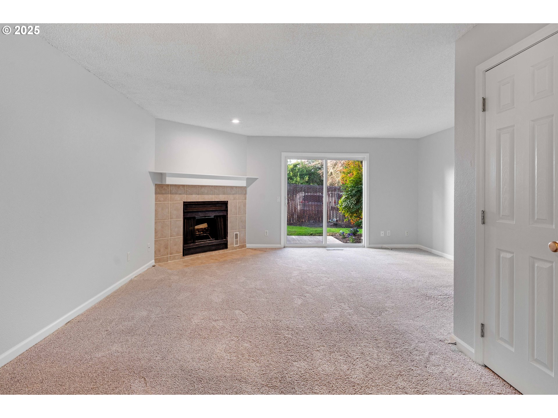 10900 Southwest 76th Place, Unit 43 Portland, OR 97223 - Photo 5 of 35