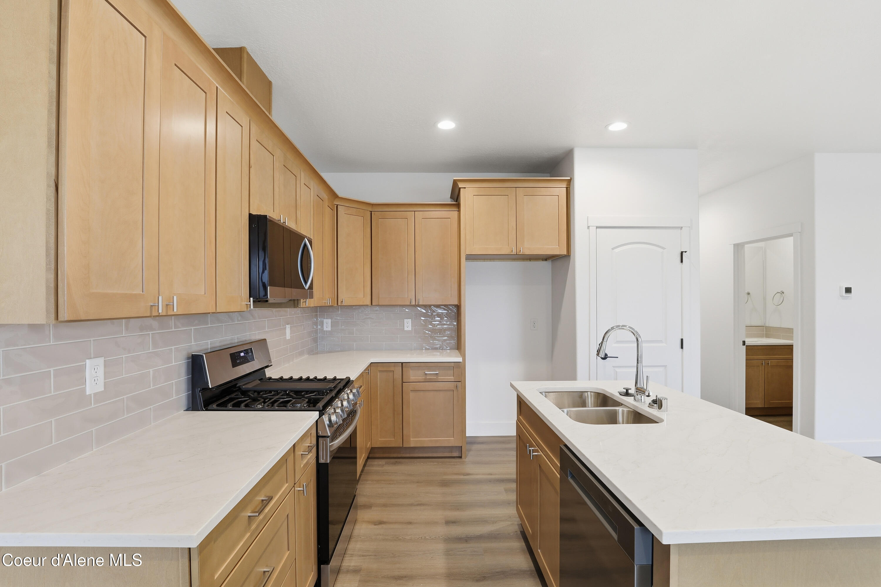 669 North Creative Way Post Falls, ID 83854 - Photo 8 of 23 Kitchen