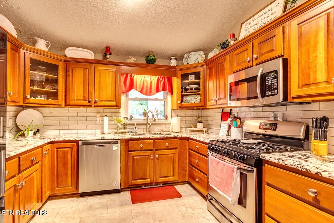 7933 Whitcomb Road Powell, TN 37849 - Photo 11 of 42 Gallery Image 11