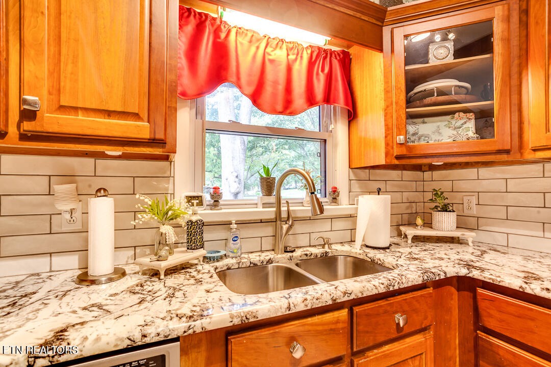7933 Whitcomb Road Powell, TN 37849 - Photo 12 of 42 Gallery Image 12