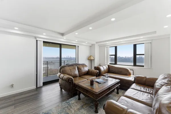 $649,000 | 7855 Boulevard East, Unit 17I, North Bergen, NJ 07047