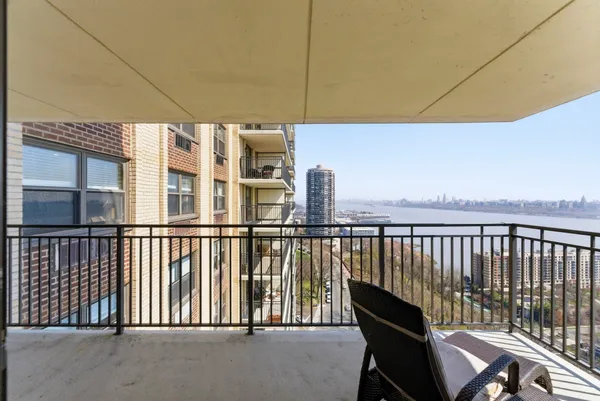 $649,000 | 7855 Boulevard East, Unit 17I, North Bergen, NJ 07047