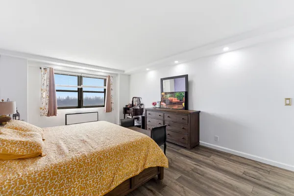 $649,000 | 7855 Boulevard East, Unit 17I, North Bergen, NJ 07047