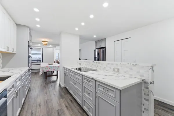 $649,000 | 7855 Boulevard East, Unit 17I, North Bergen, NJ 07047