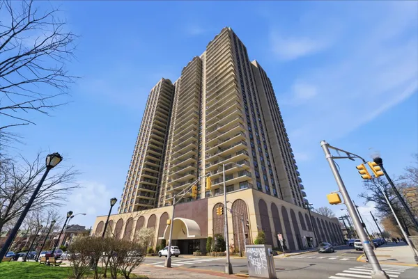 $649,000 | 7855 Boulevard East, Unit 17I, North Bergen, NJ 07047