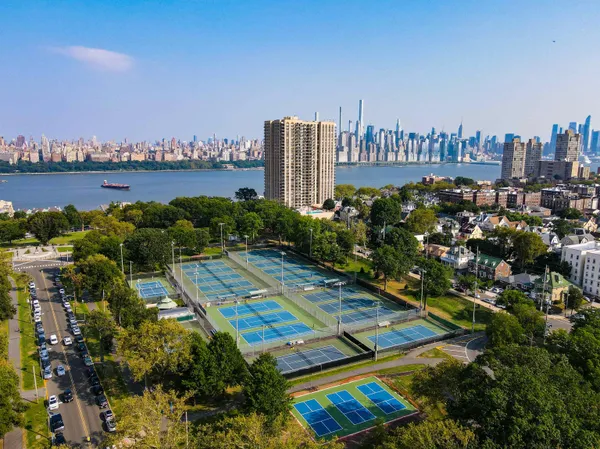 $649,000 | 7855 Boulevard East, Unit 17I, North Bergen, NJ 07047