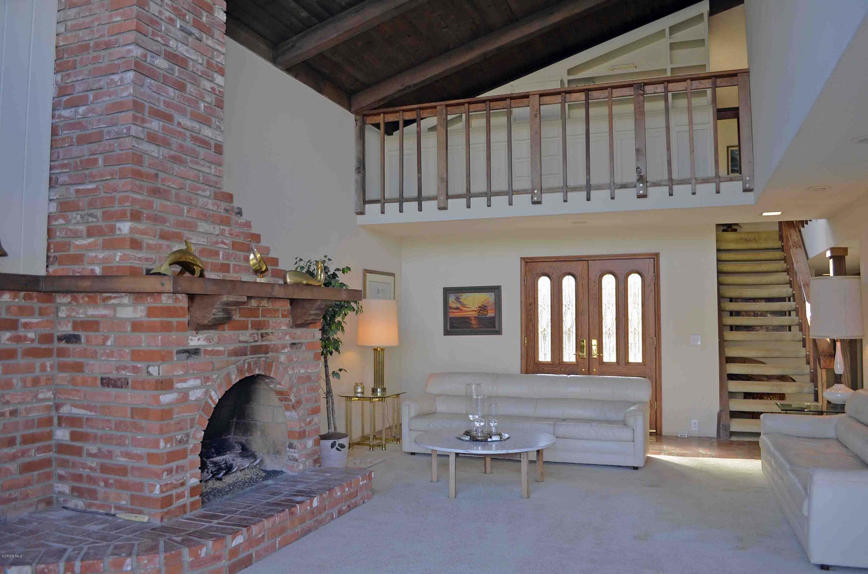2024 Ravoli Drive Oxnard, CA 93035 - Photo 7 of 33 7