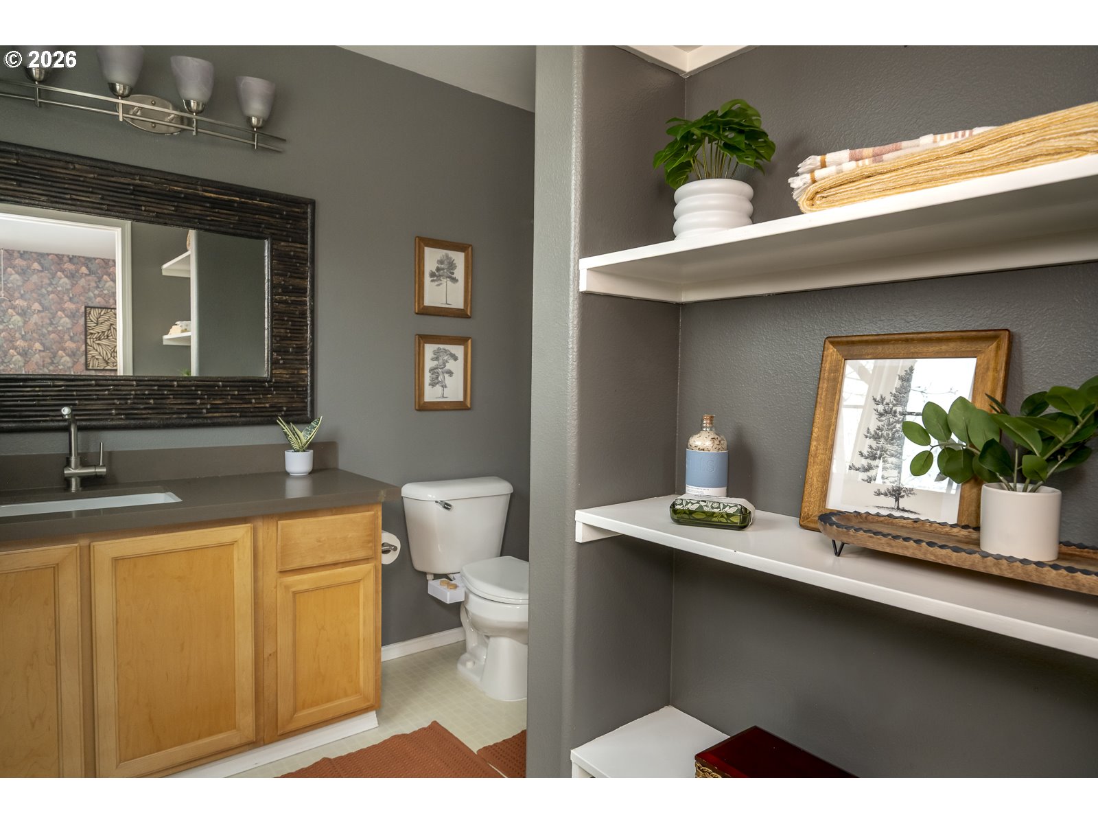 529 Northeast Russell Street Portland, OR 97212 - Photo 29 of 35 En Suite Bathroom