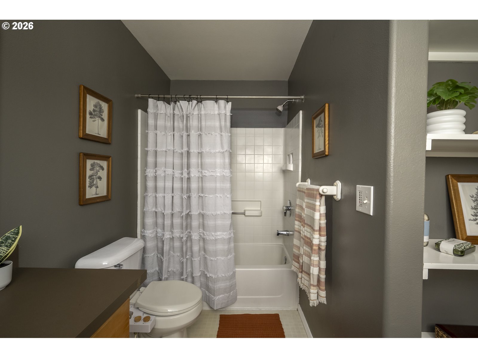 529 Northeast Russell Street Portland, OR 97212 - Photo 30 of 35 En Suite Bathroom