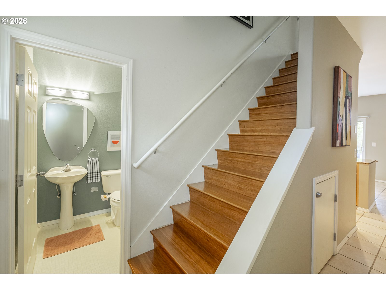 529 Northeast Russell Street Portland, OR 97212 - Photo 4 of 35 Entrance/Foyer