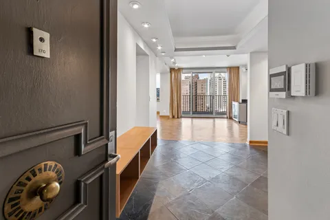 $635,000 | 1000 North Lake Shore Plaza, Unit 17C, Chicago, IL 60611