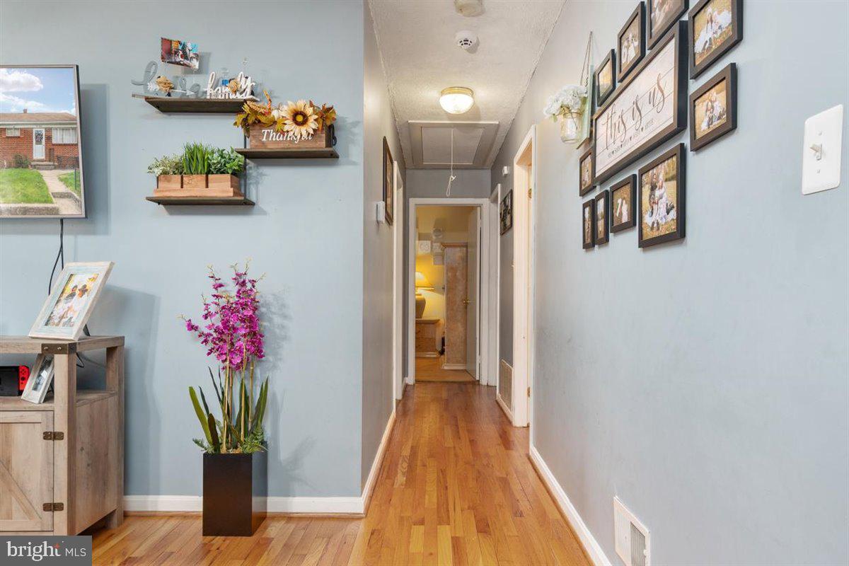 111 Cedar Hill Road Baltimore, MD 21225 - Photo 8 of 37 Gallery Image 8