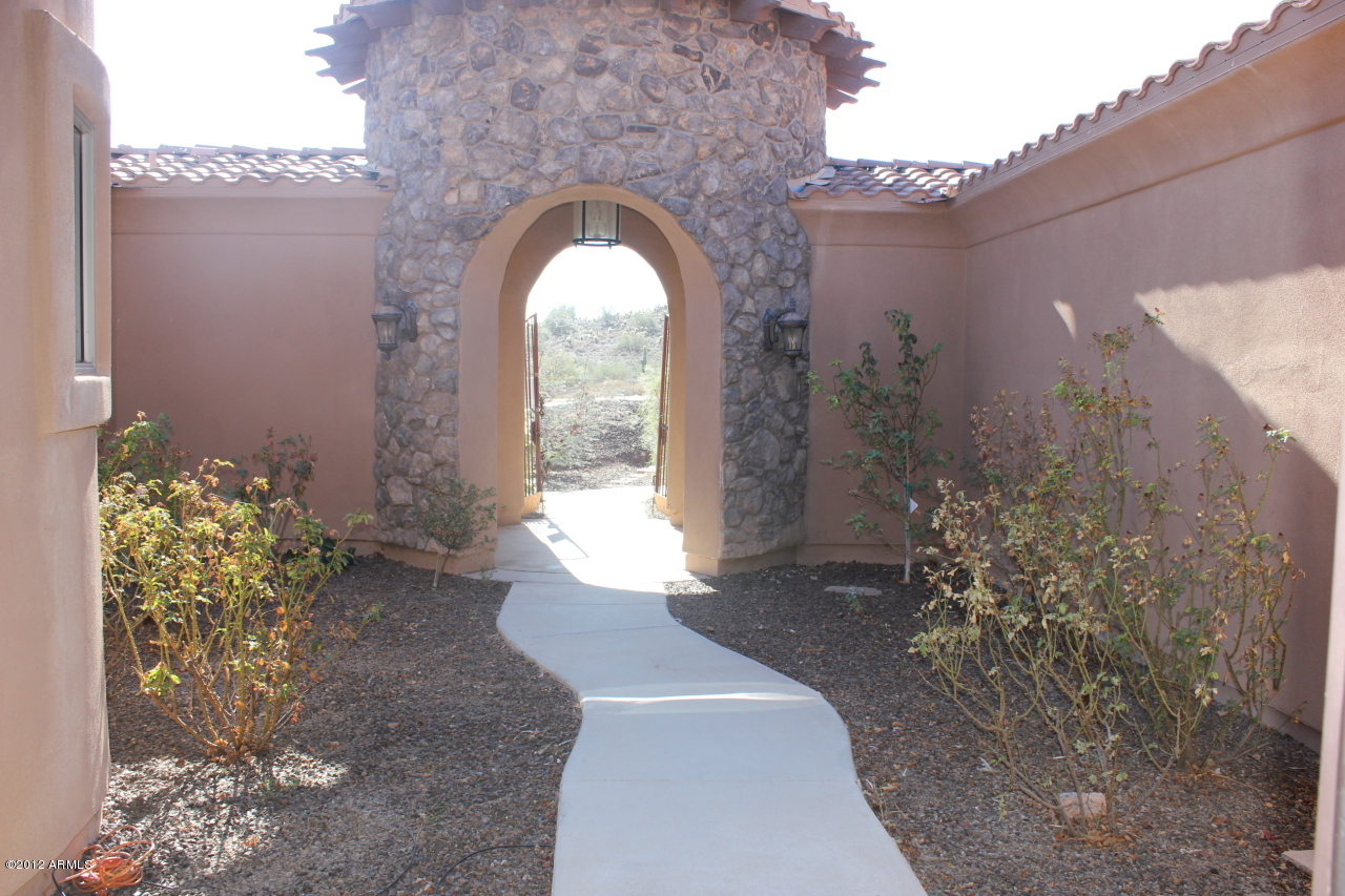 512 West Rock View Road Phoenix, AZ 85085 - Photo 5 of 14 IMG_1437
