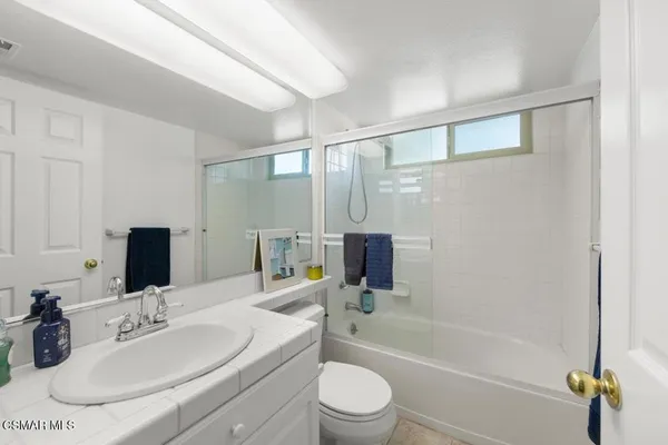 $958,000 | 501 Dorado Court, Oak Park, CA 91377