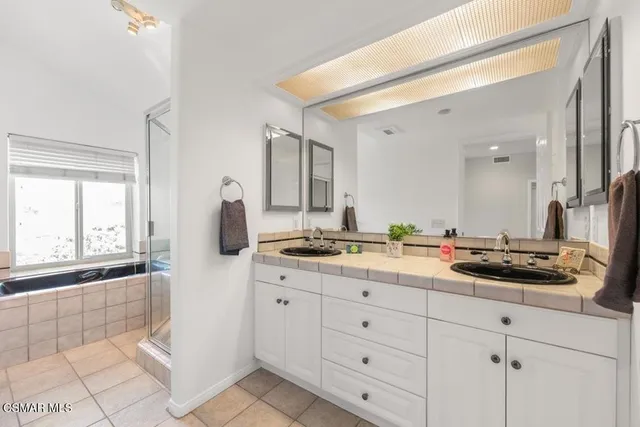 $995,000 | 501 Dorado Court, Oak Park, CA 91377