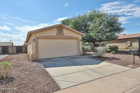 $291,900 | 813 East Yanez Avenue, Buckeye, AZ 85326