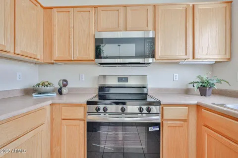 $291,900 | 813 East Yanez Avenue, Buckeye, AZ 85326