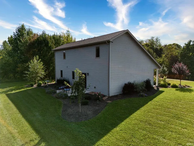 $370,000 | 2772 North 350 West, Columbia City, IN 46725