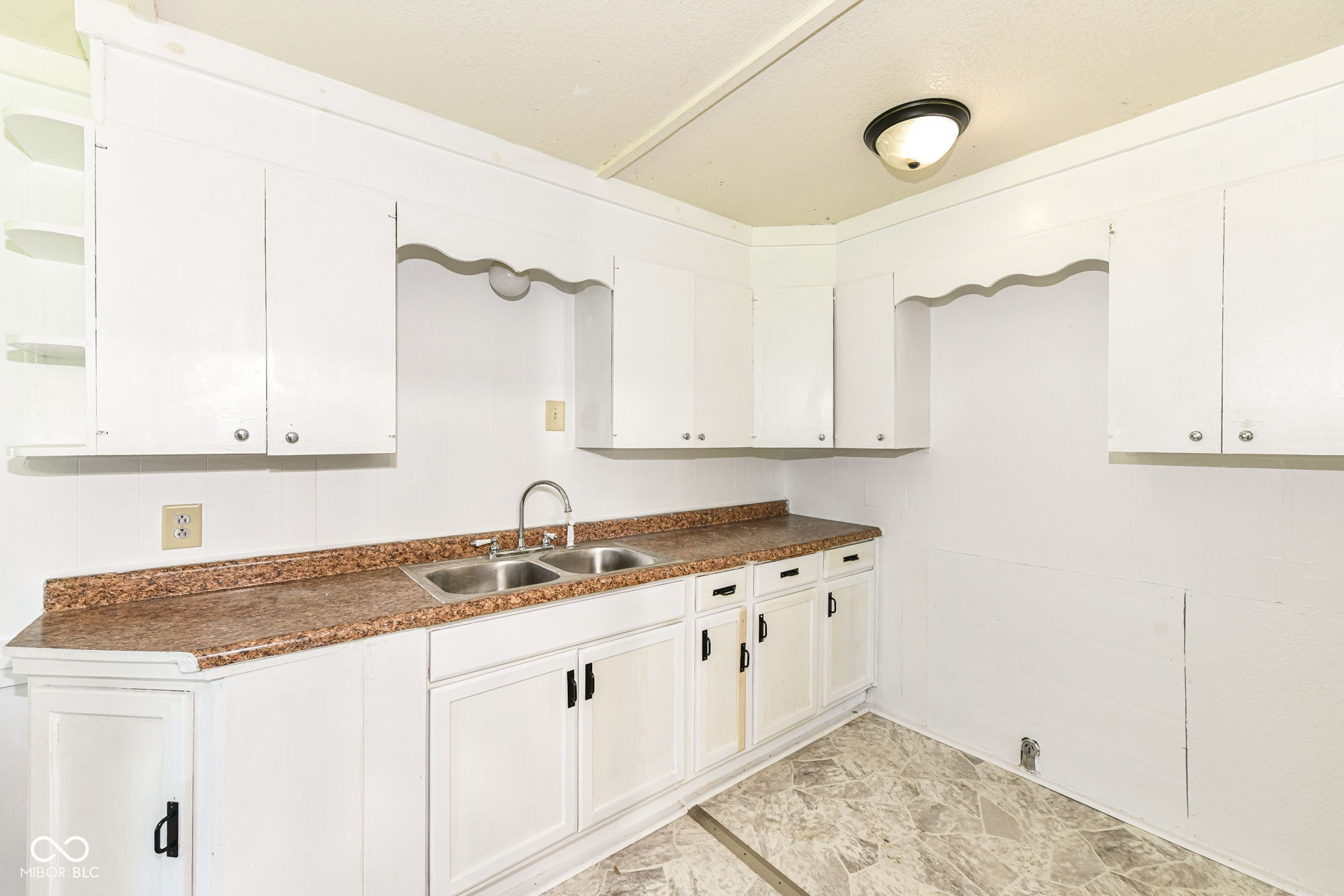 816 Chestnut Street Anderson, IN 46012 - Photo 8 of 24