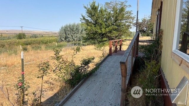 76398 East Highway 730 Irrigon, OR 97844 - Photo 2 of 17 a view of a lake