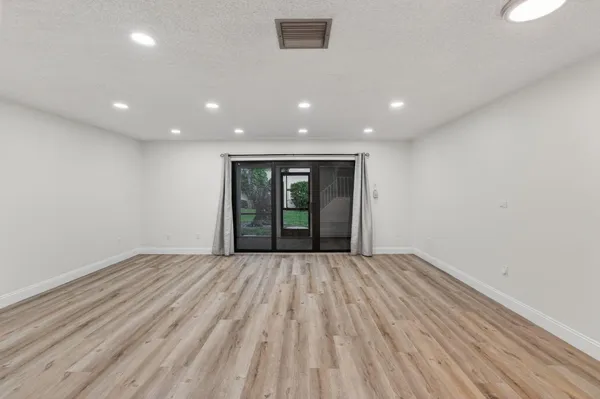 $2,700 | 21682 Cypress Road, Unit 11C, Boca Raton, FL 33433