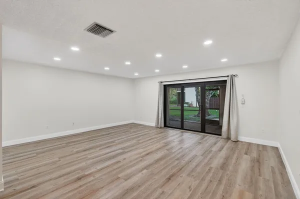 $2,700 | 21682 Cypress Road, Unit 11C, Boca Raton, FL 33433