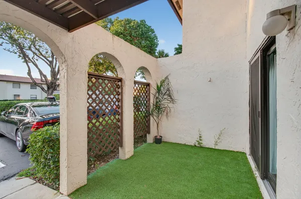 $2,700 | 21682 Cypress Road, Unit 11C, Boca Raton, FL 33433