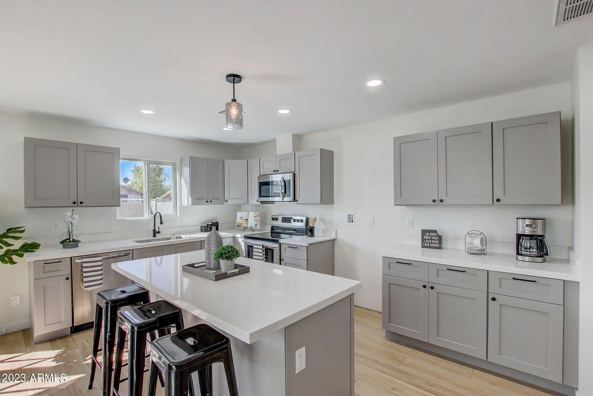2509 East Broadway Road Phoenix, AZ 85040 - Photo 22 of 63 22-web-or-mls-E Broadway Rd 2-020