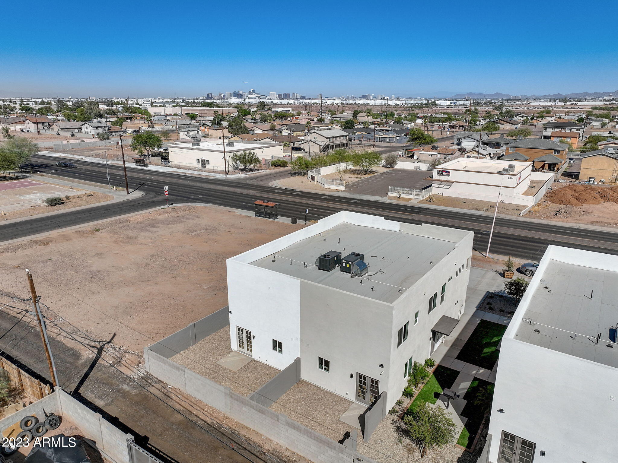 2509 East Broadway Road Phoenix, AZ 85040 - Photo 53 of 63 53-web-or-mls-E Broadway Rd 2-051