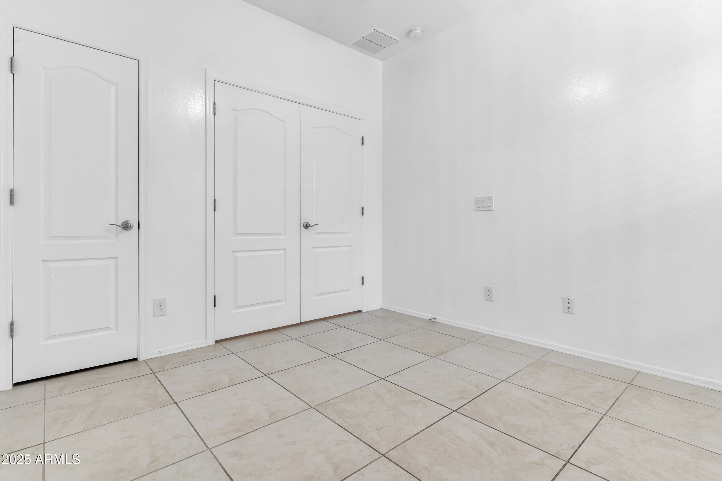 2354 East Bellerive Drive Gilbert, AZ 85298 - Photo 14 of 34 a view of an empty room