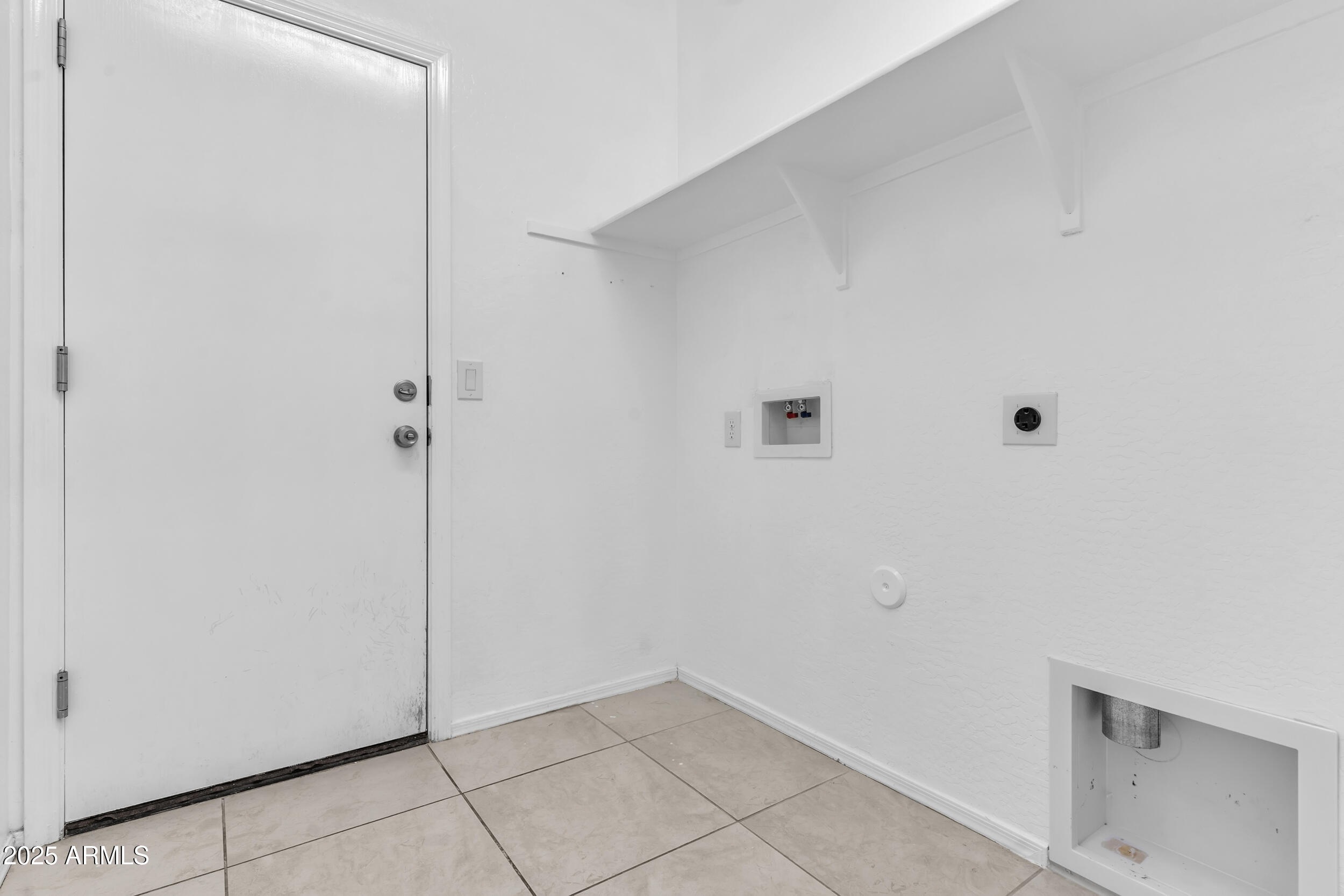 2354 East Bellerive Drive Gilbert, AZ 85298 - Photo 17 of 34 a view of an empty room