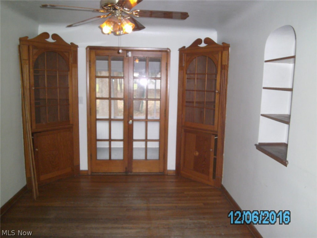 4588 Emerson Road Cleveland, OH 44121 - Photo 4 of 11