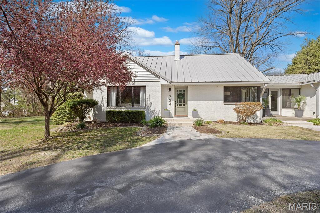 724 Schwarz Road Edwardsville, IL 62025 - Photo 5 of 62