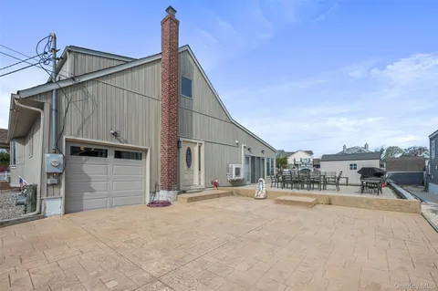 $899,000 | 3414 Riverside Drive, Oceanside, NY 11572