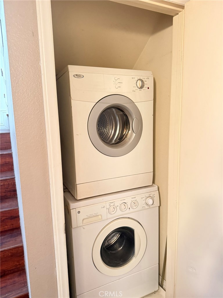 77 North Michigan Avenue, Unit 3 Pasadena, CA 91106 - Photo 8 of 11 a utility room with dryer and washer