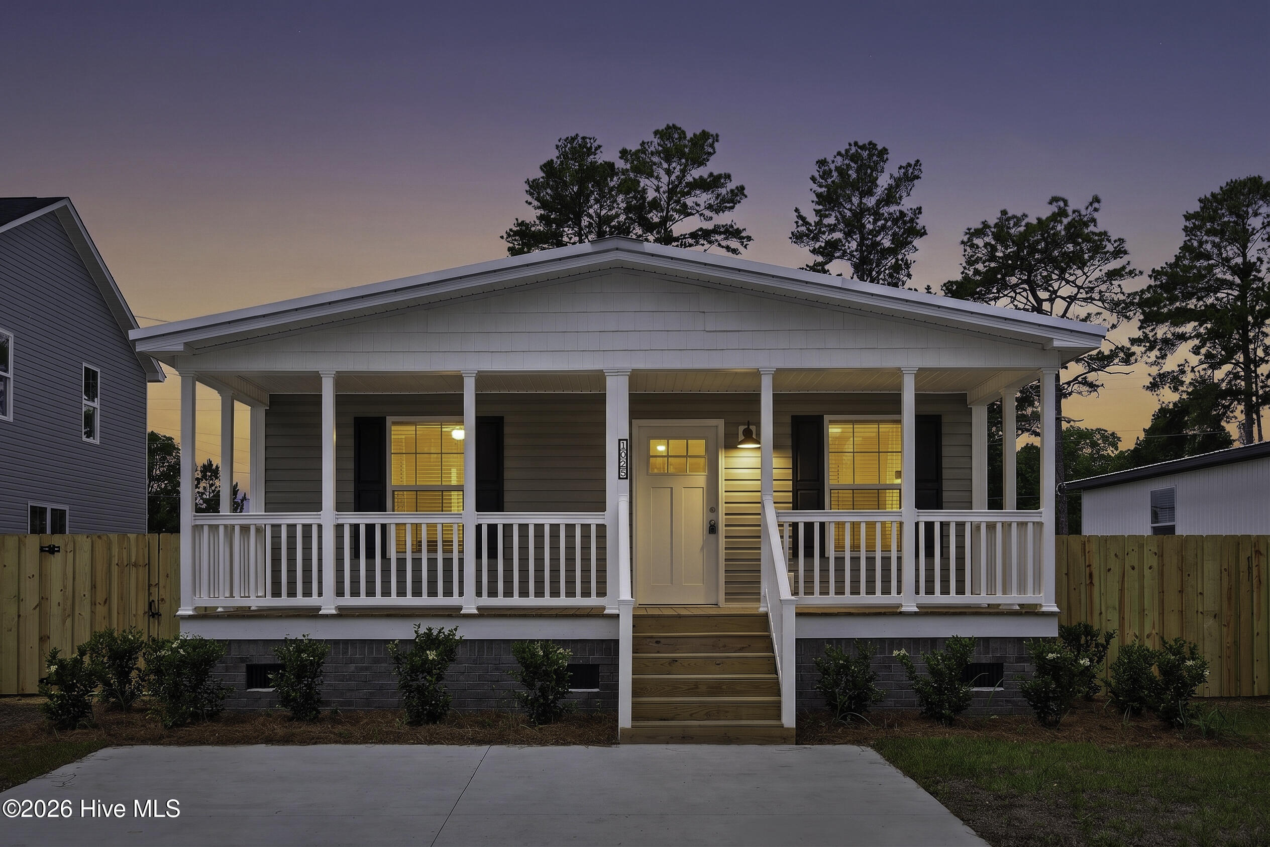 1025PineRidgeCourt-2_Dusk