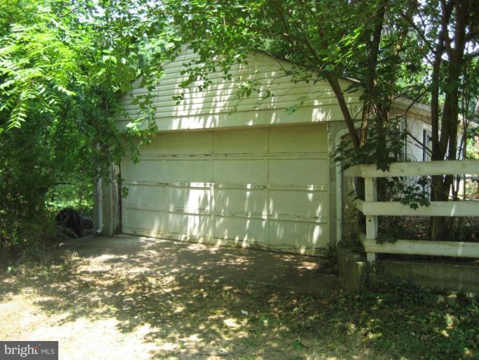 Garage 1