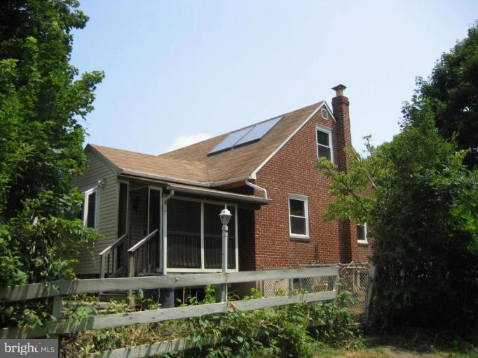 Exterior (Rear)