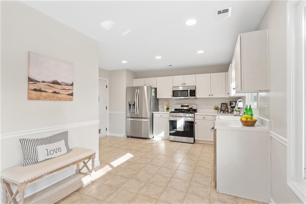 5040 Edisto Lane Cumming, GA 30040 - Photo 12 of 34