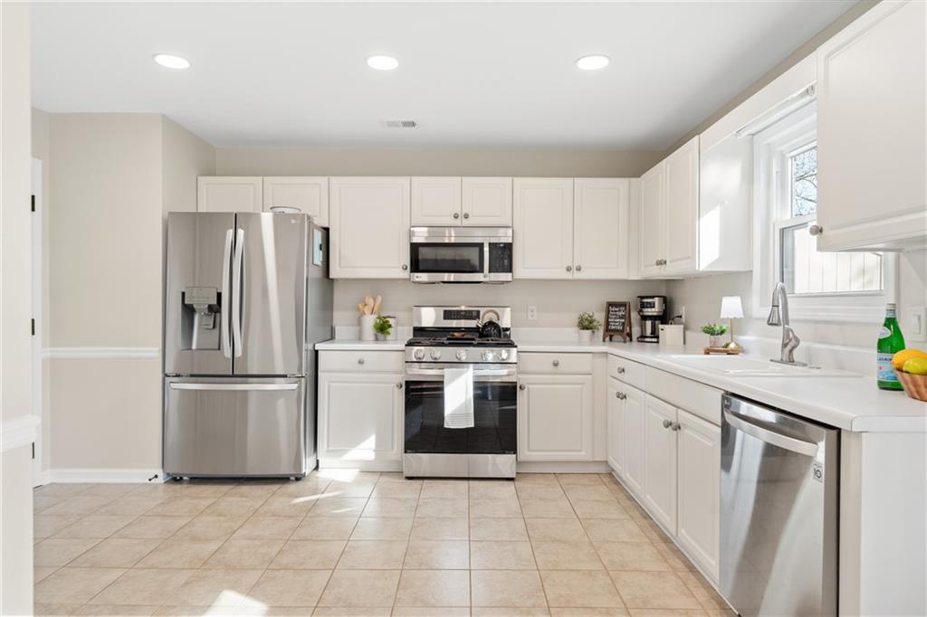 5040 Edisto Lane Cumming, GA 30040 - Photo 13 of 34