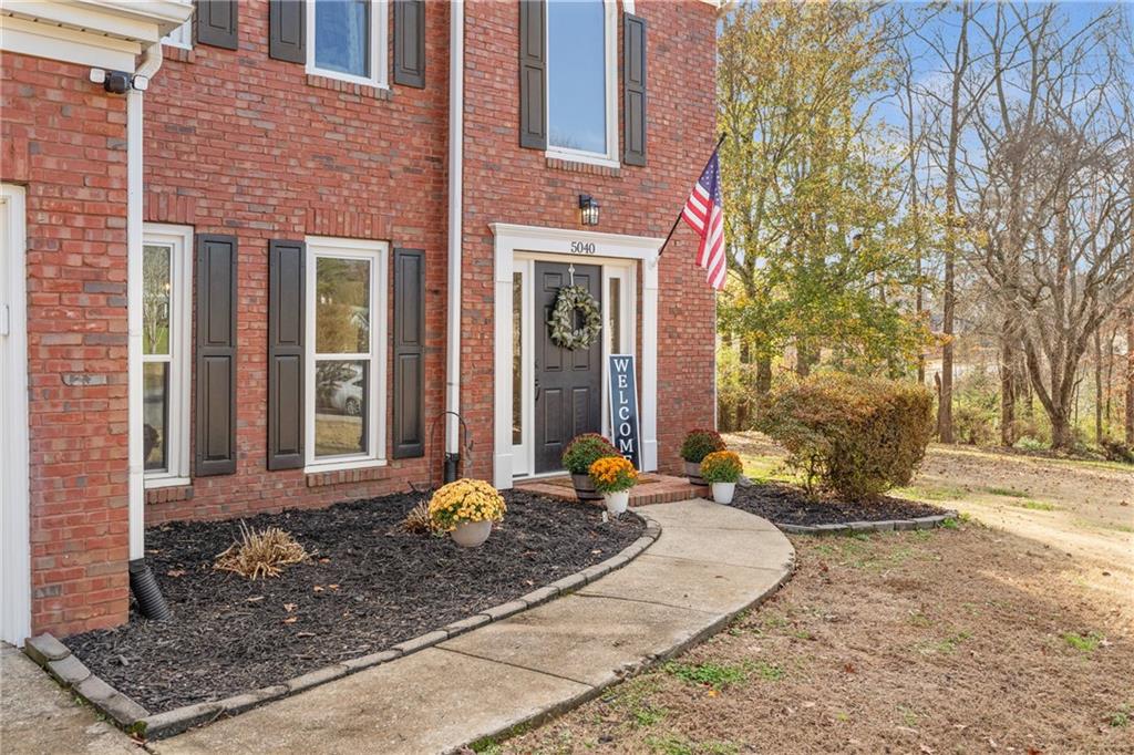 5040 Edisto Lane Cumming, GA 30040 - Photo 3 of 34