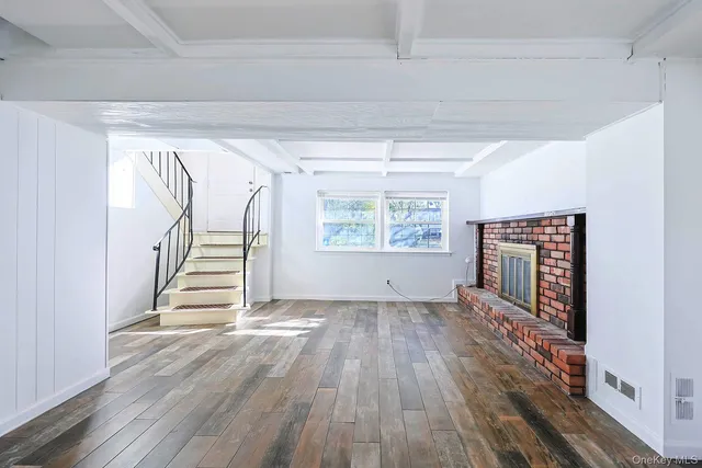 $699,000 | 15 Mayflower Lane, East Setauket, NY 11733