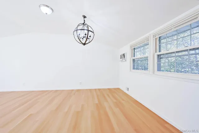 $699,000 | 15 Mayflower Lane, East Setauket, NY 11733