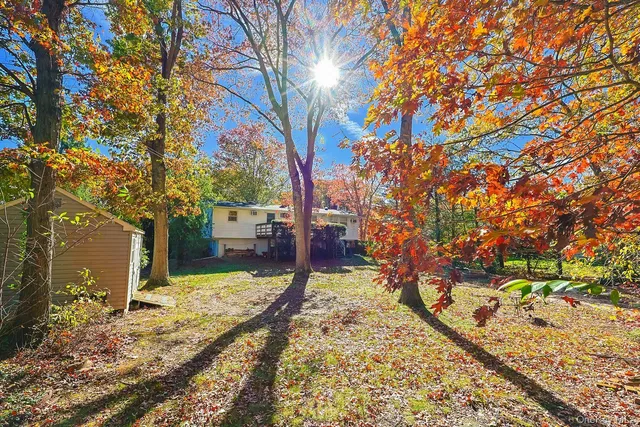 $699,000 | 15 Mayflower Lane, East Setauket, NY 11733