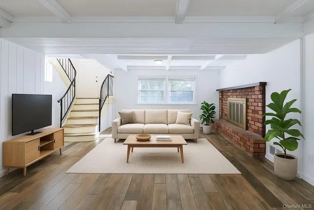 $699,000 | 15 Mayflower Lane, East Setauket, NY 11733