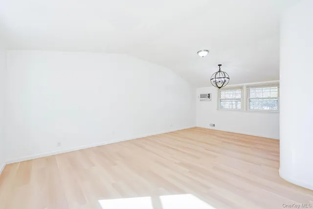 $699,000 | 15 Mayflower Lane, East Setauket, NY 11733