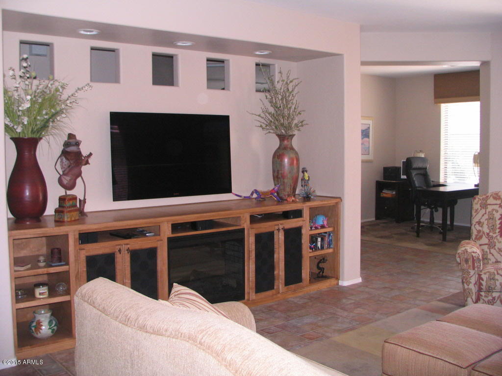 41549 North Clear Crossing Road Anthem, AZ 85086 - Photo 8 of 40 Very Comfortable!