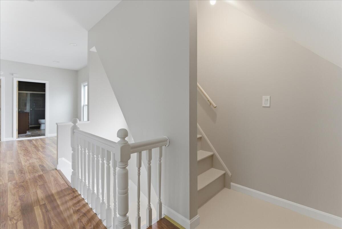 10 Middle Street Lisbon, ME 04252 - Photo 39 of 57 39-interior_hallway-3